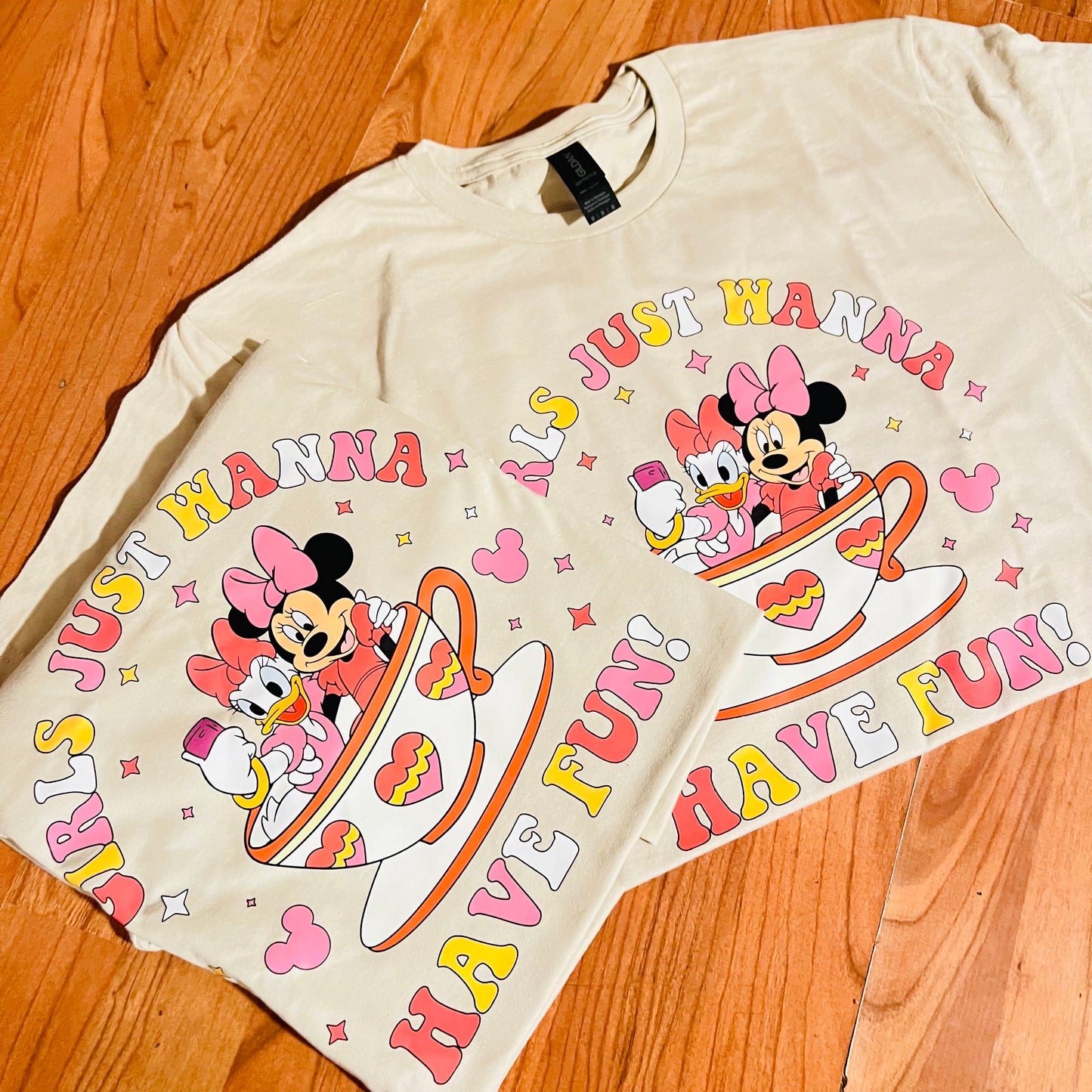 Girls just wanna have fun T-shirt, mouse park theme